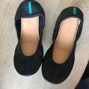 Matte black tieks